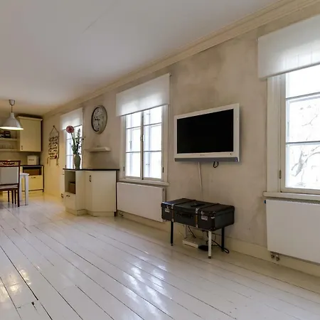 Apple 3 Apartment *
